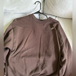 ALO Yoga chocolate brown accolade sweatshirt